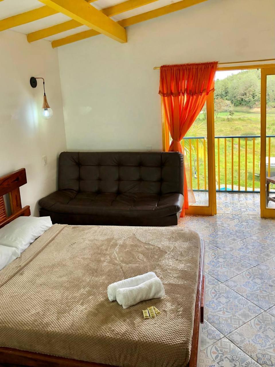 Alegria Hostel Boutique Guatape Bilik gambar